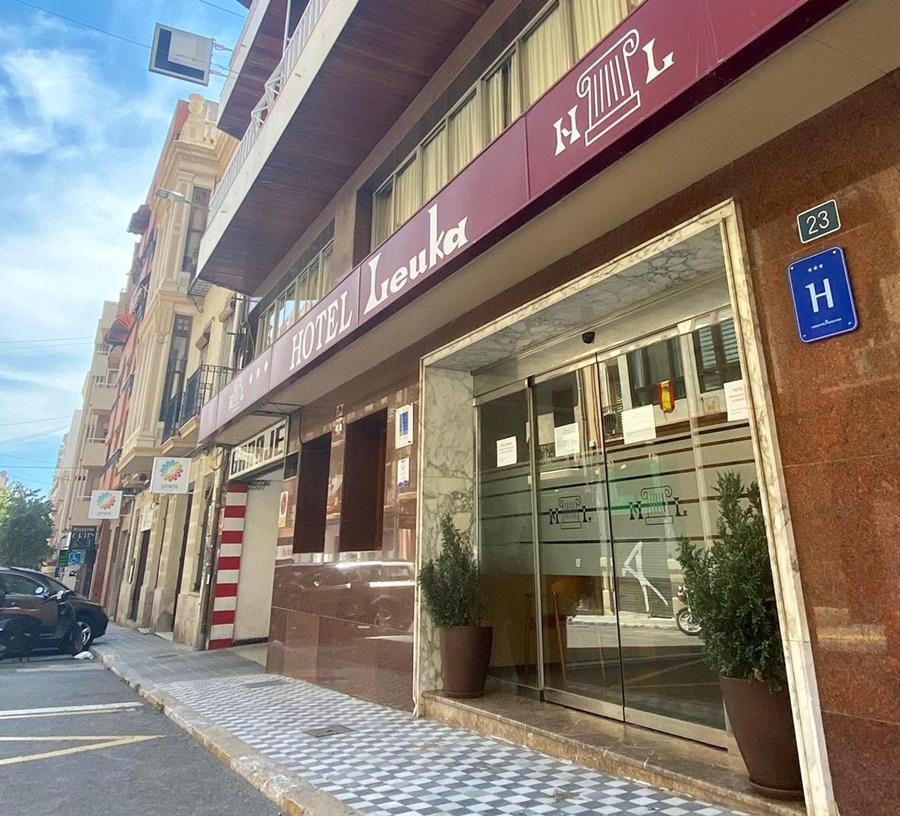 Hotel Leuka Alicante Bagian luar foto