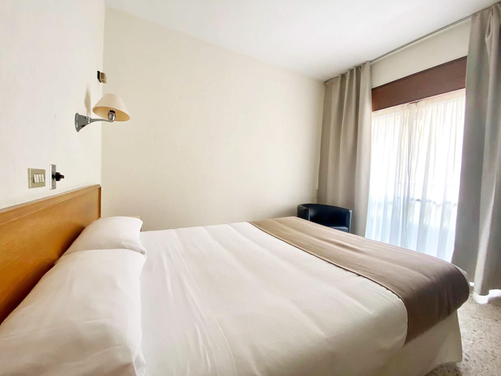 Hotel Leuka Alicante Bagian luar foto