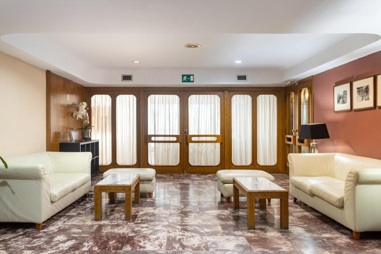 Hotel Leuka Alicante Bagian luar foto