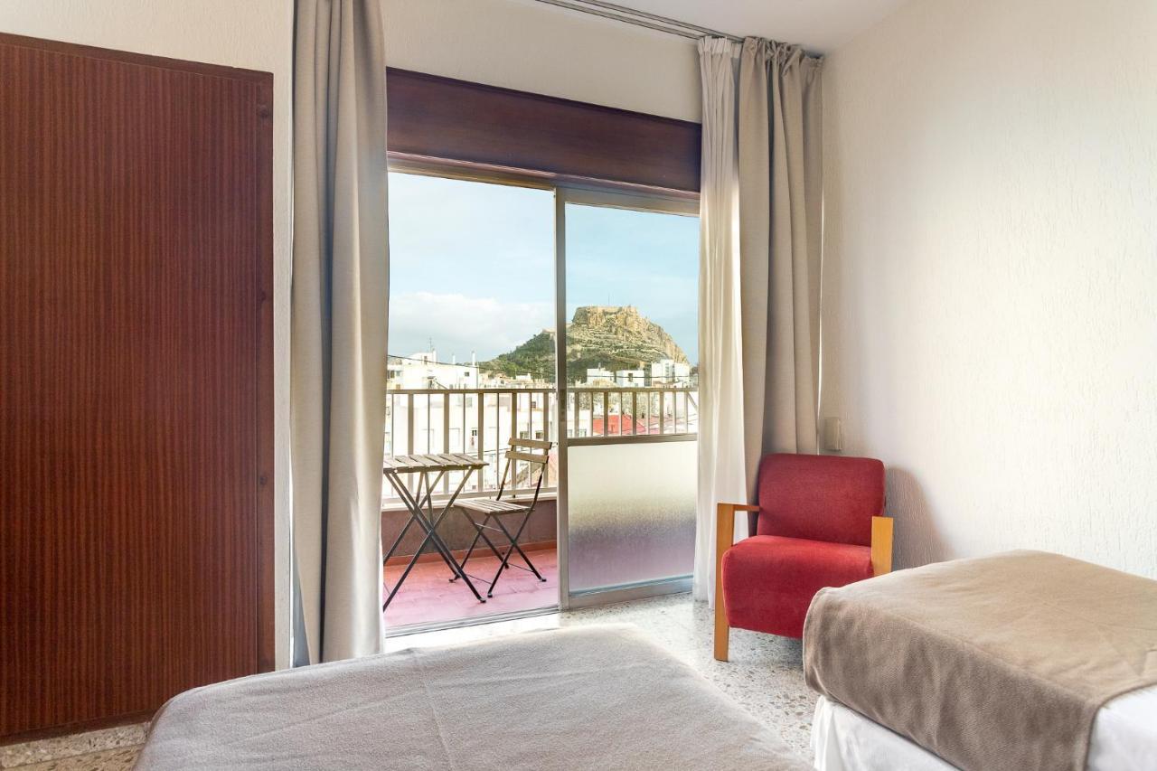 Hotel Leuka Alicante Bagian luar foto