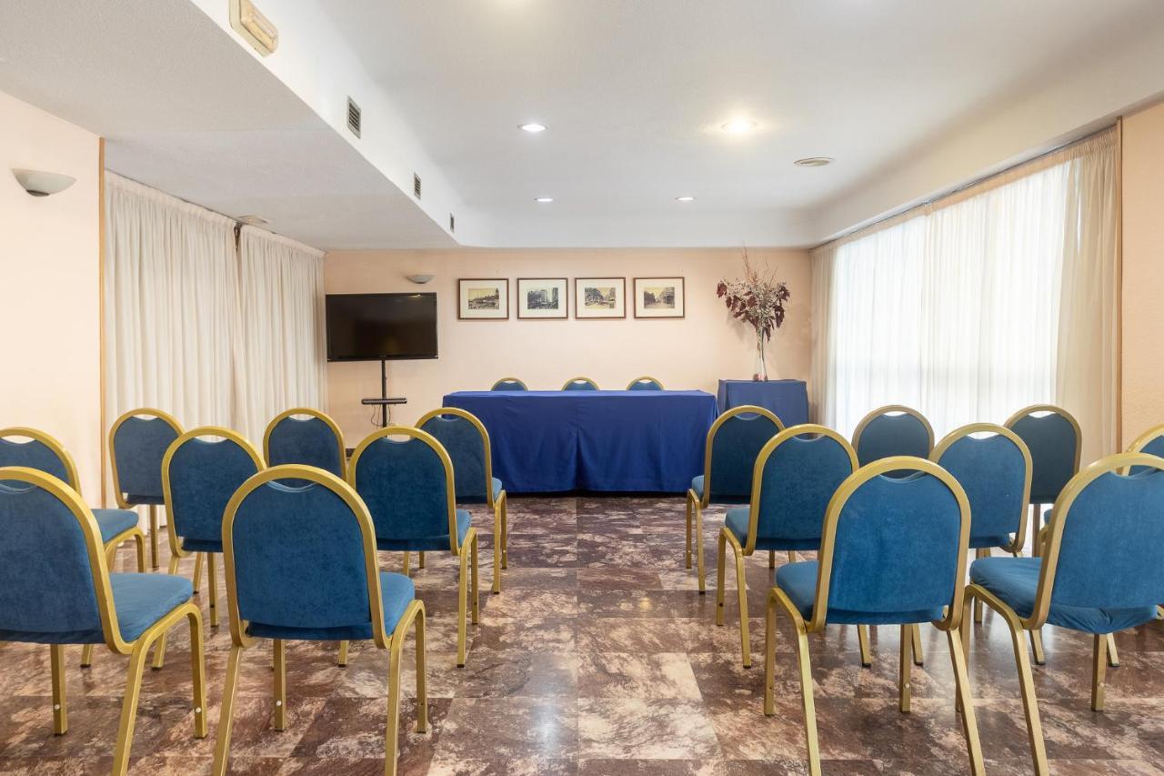 Hotel Leuka Alicante Bagian luar foto