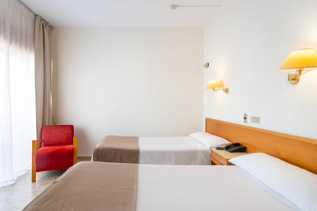 Hotel Leuka Alicante Bagian luar foto