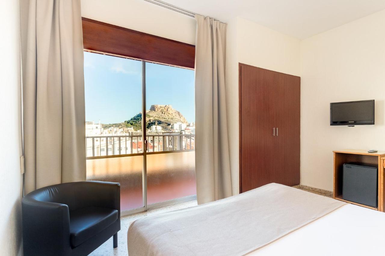 Hotel Leuka Alicante Bagian luar foto