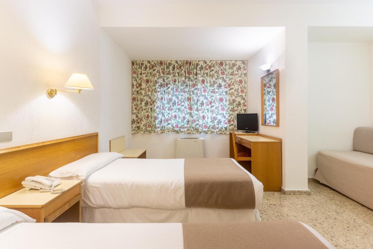 Hotel Leuka Alicante Bagian luar foto