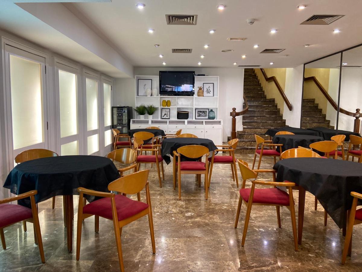 Hotel Leuka Alicante Bagian luar foto