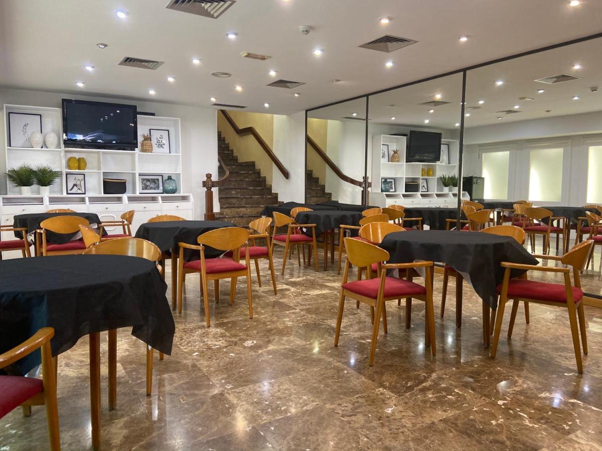 Hotel Leuka Alicante Bagian luar foto