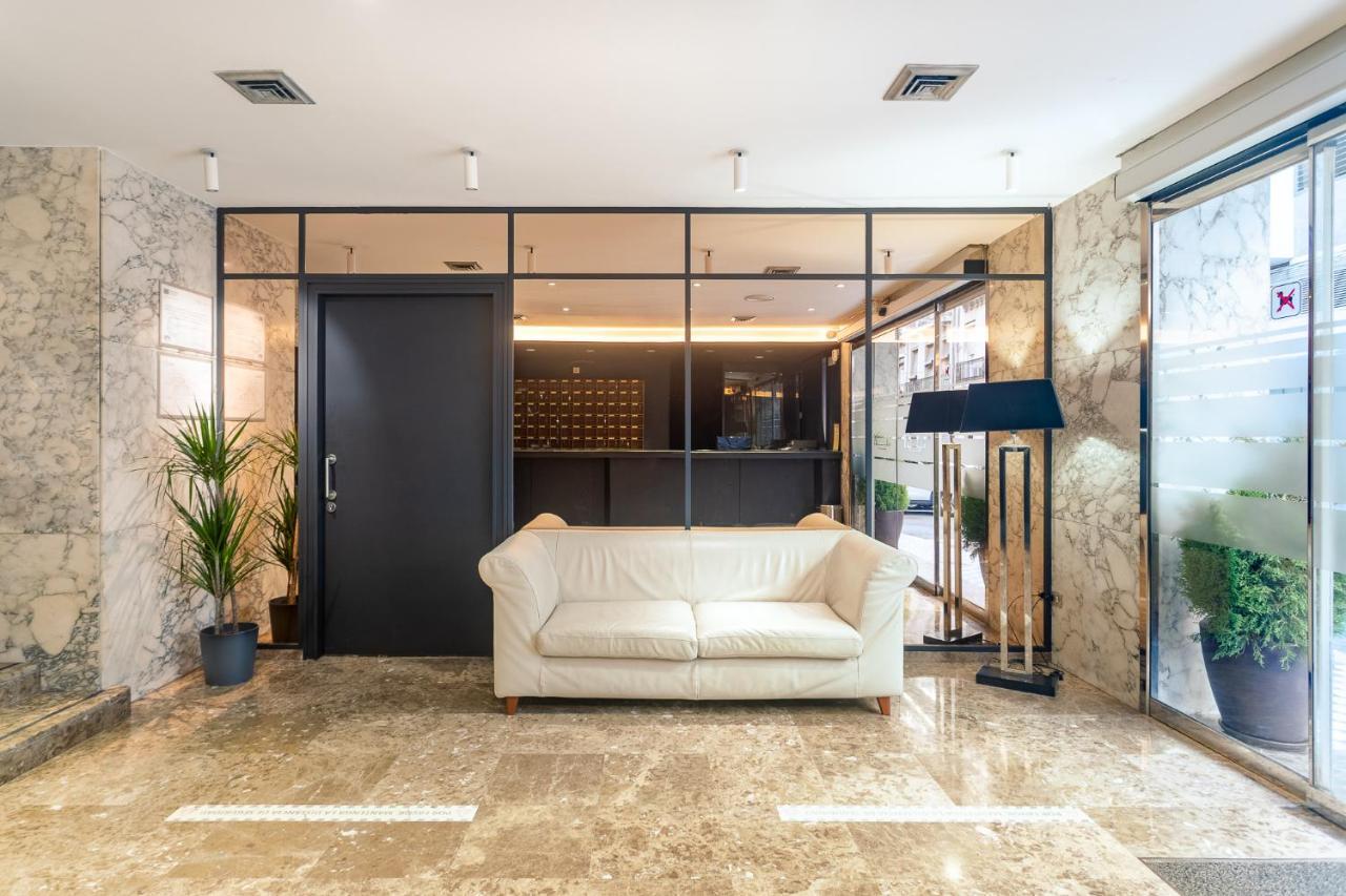 Hotel Leuka Alicante Bagian luar foto