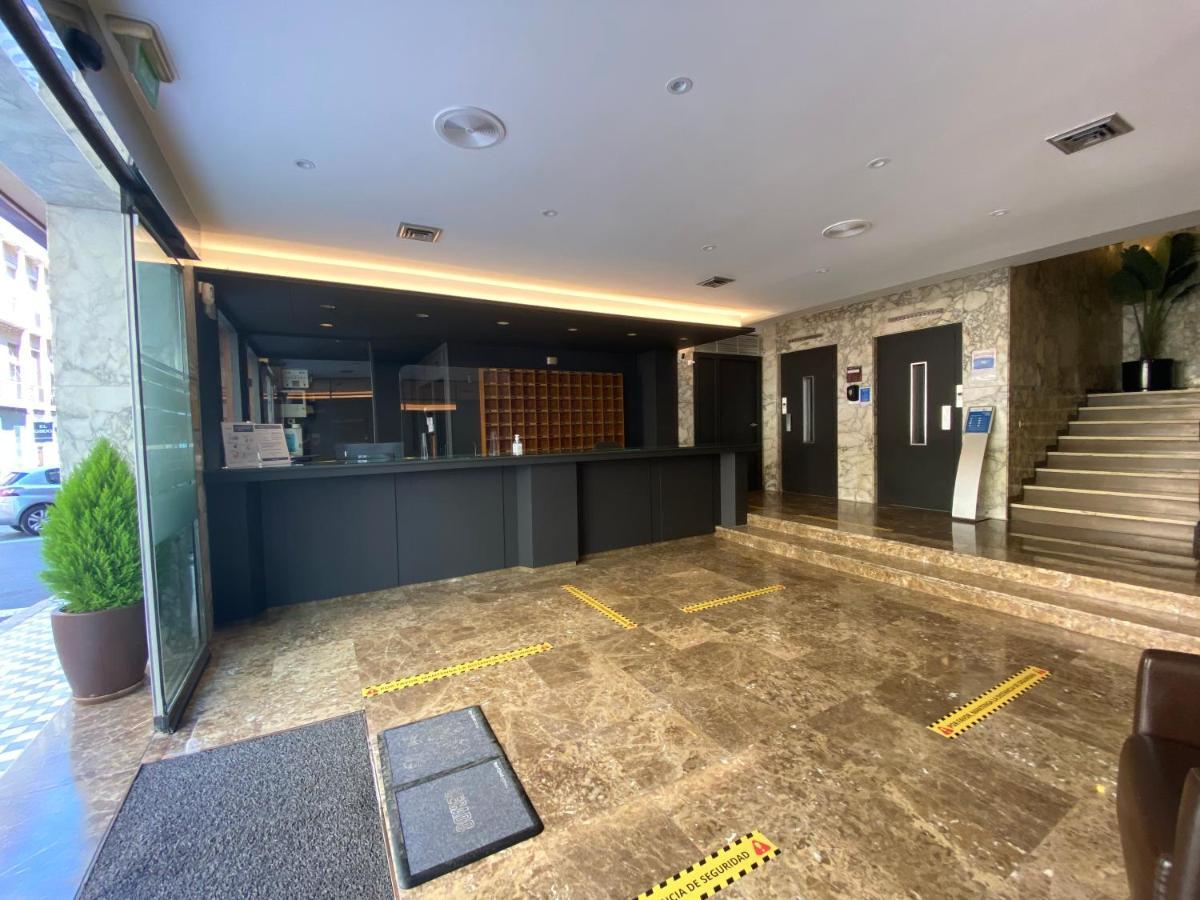 Hotel Leuka Alicante Bagian luar foto