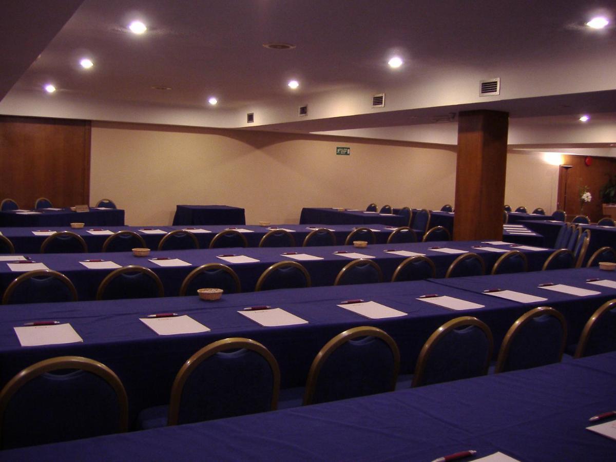 Hotel Leuka Alicante Bagian luar foto